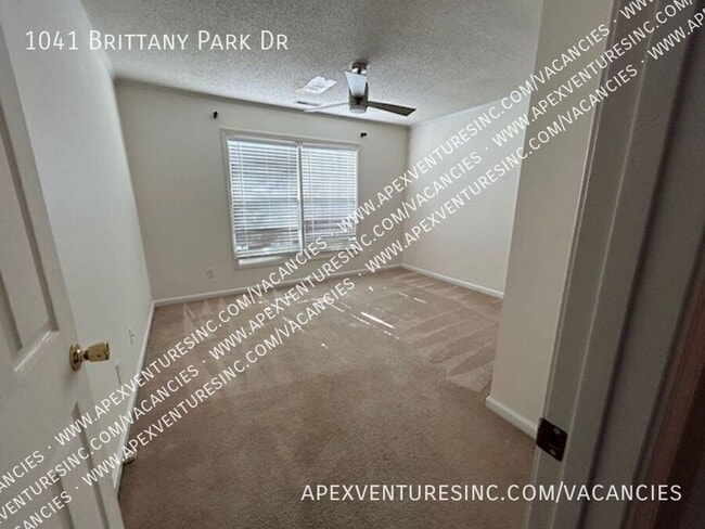 Building Photo - 1041 Brittany Park Dr