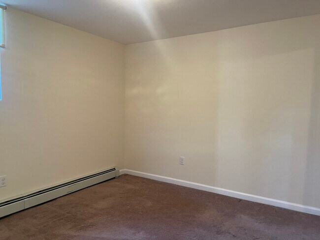 Building Photo - 152 Undercliff Ave