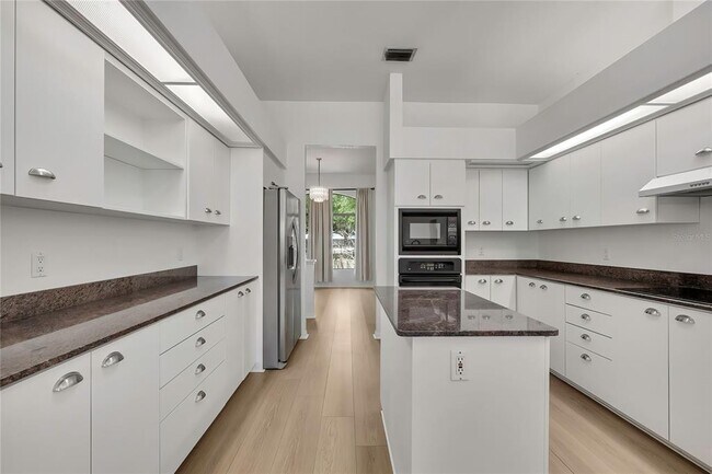 Building Photo - 18401 N 30th St