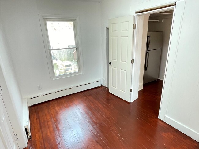 Building Photo - 30 Conklin St