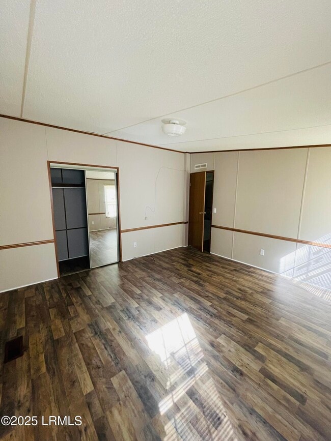 Building Photo - 153 Middlefield Cir