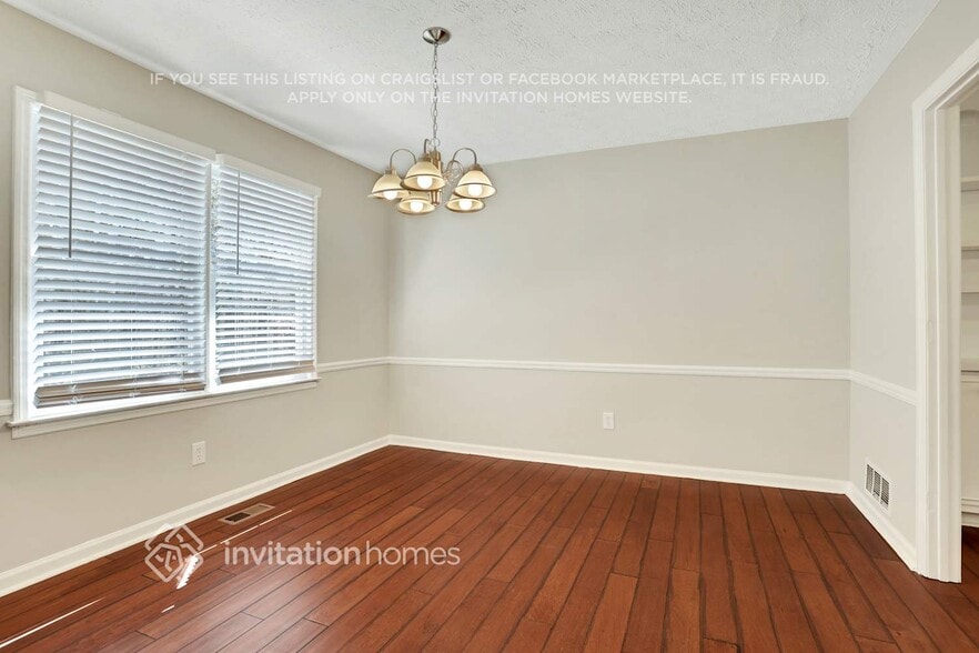 Building Photo - 4885 Cove St