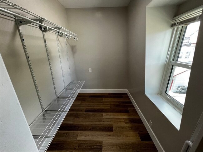 Building Photo - 56 Pelham St