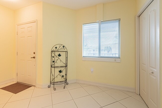 Building Photo - Peaceful Preserve-View Condo in Gated Blue...
