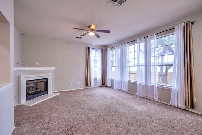 Building Photo - 807 Settlement St