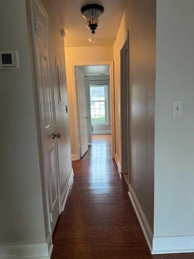 Building Photo - 349 Burdock Ct