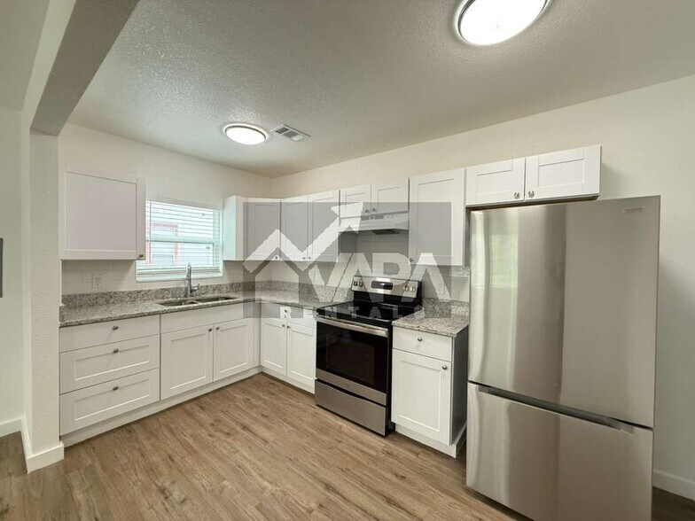 Building Photo - 118 Gaskin Dr