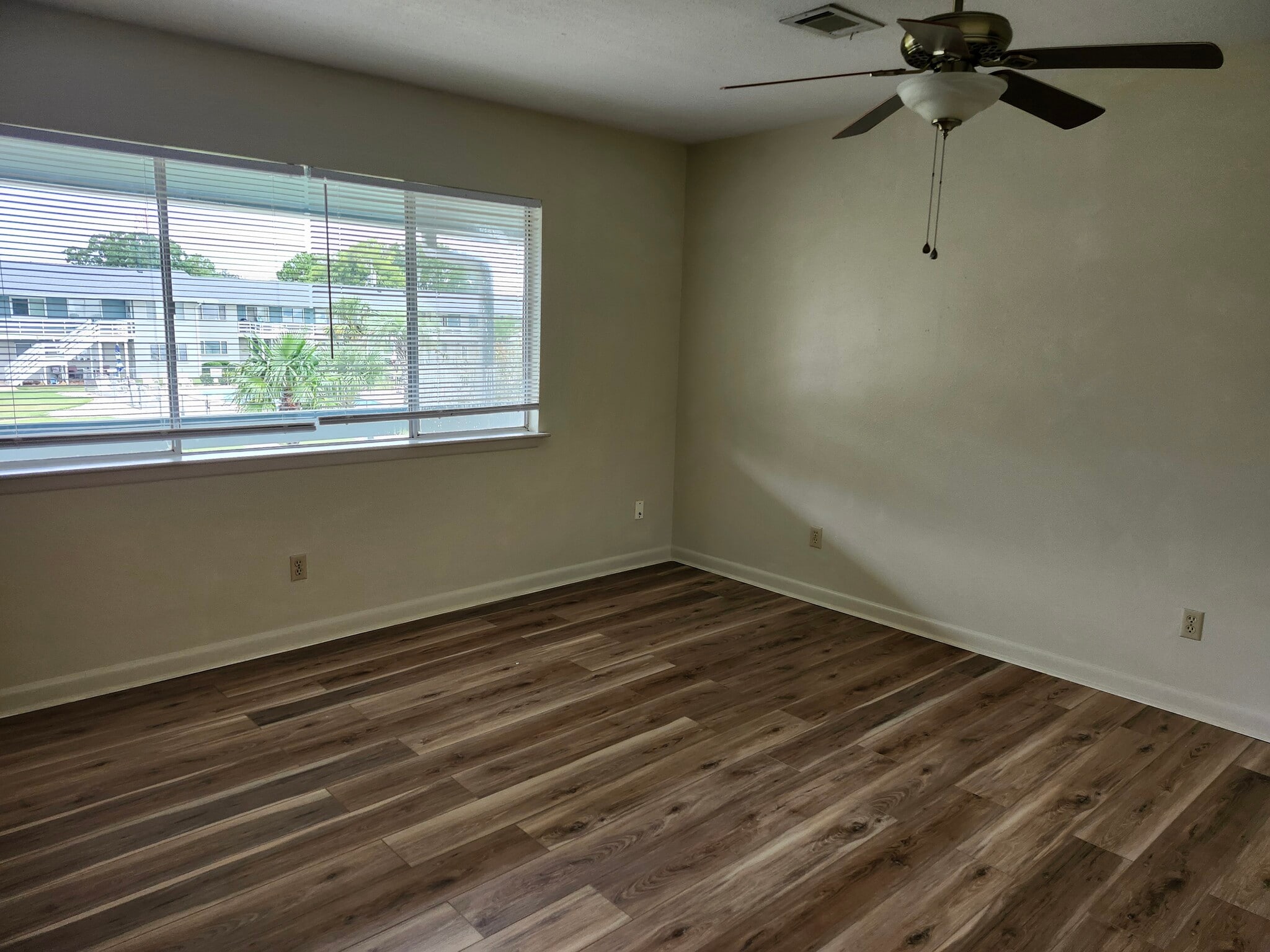 Building Photo - 9 Eglin Pky NE