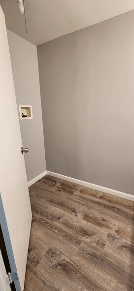 Building Photo - 103 Denrose Dr