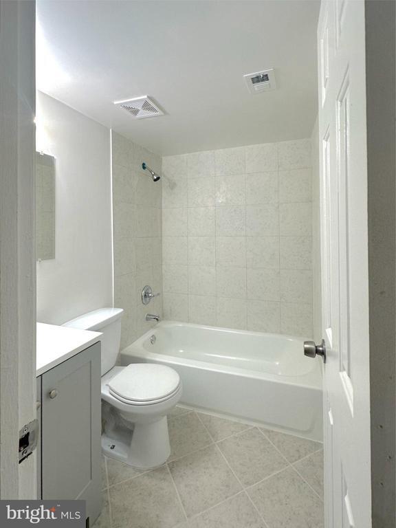 Building Photo - 4211 Americana Dr