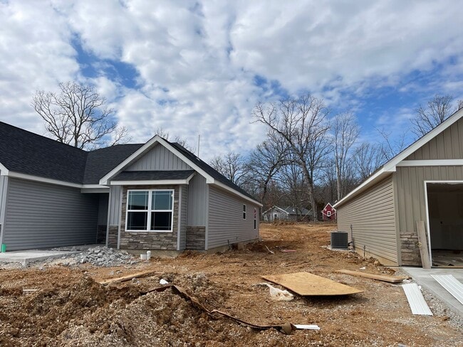 Building Photo - NEW CONSTRUCTION 3 Bed 2 Bath FOR RENT in Waynesville