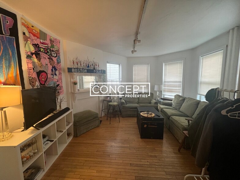 Building Photo - 10 Parker Hill Ave