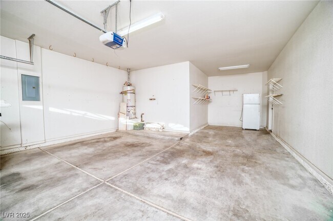 Building Photo - 1989 Songbird Ct