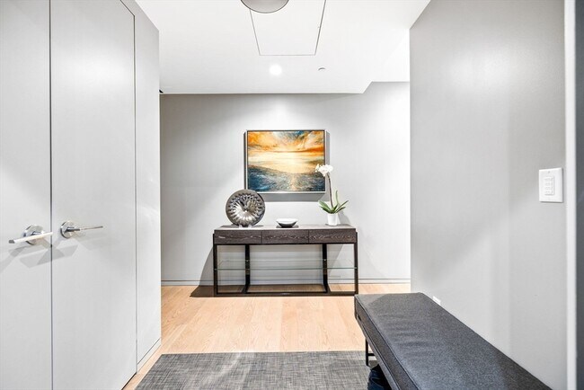 Building Photo - 10 Farnsworth St