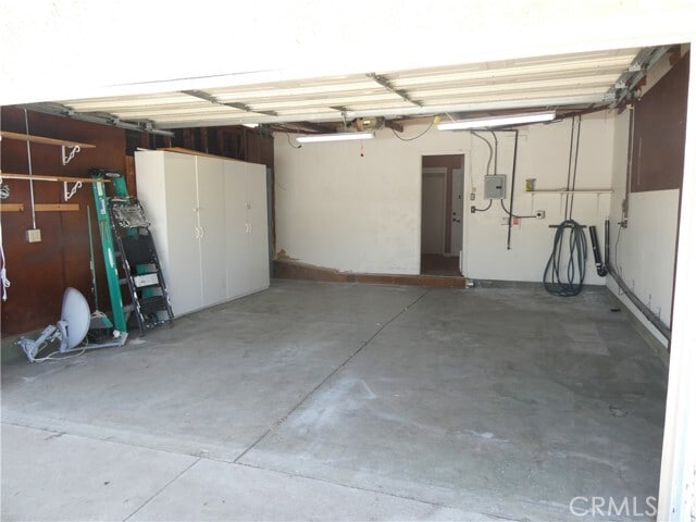 Building Photo - 916 Avocado St