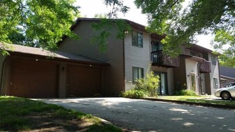 Building Photo - Willow Ridge Apartments