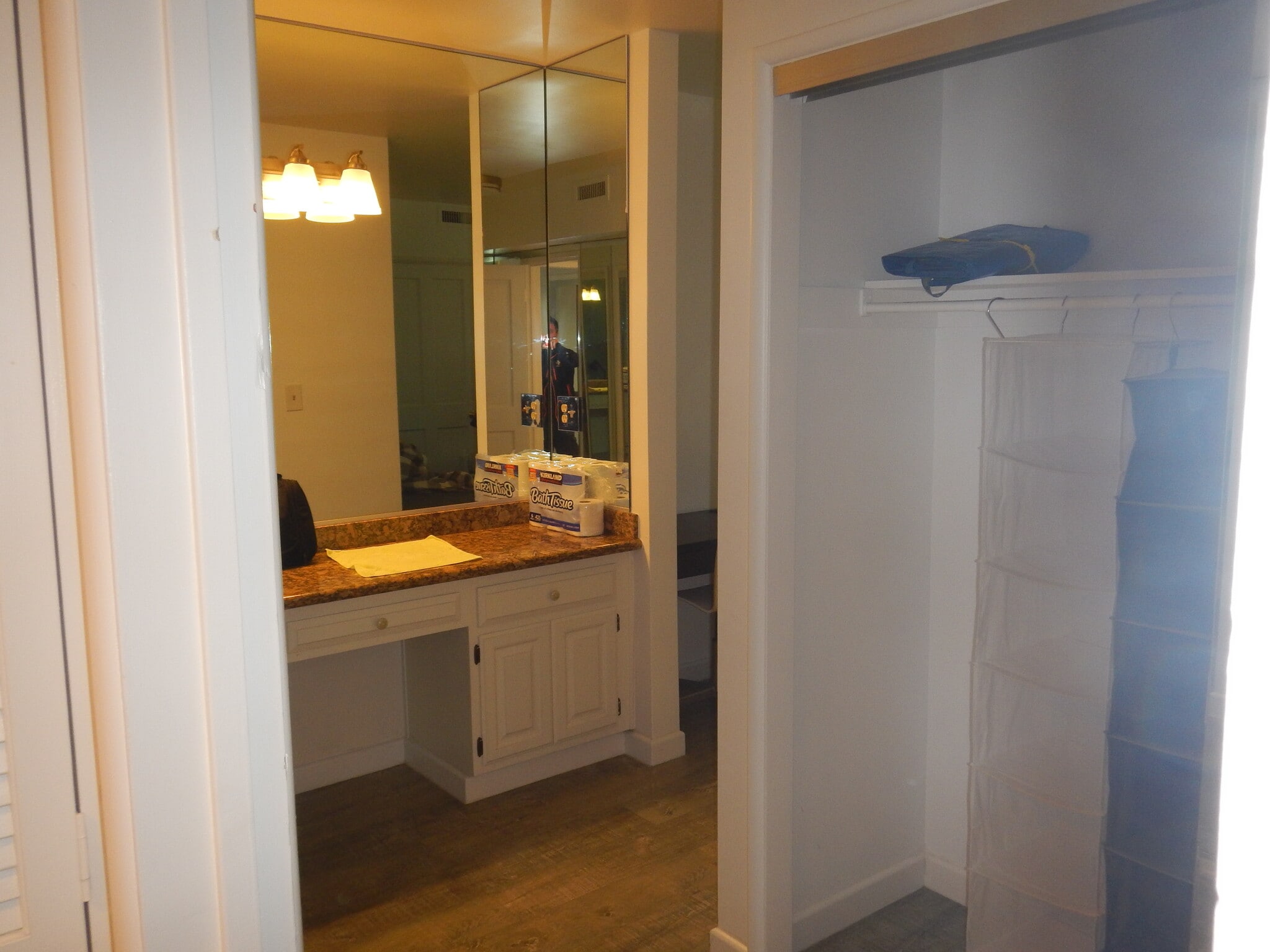 Building Photo - 540 Kelton Ave