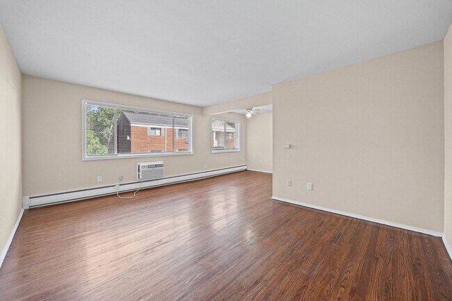 Building Photo - 146 Woodhill Dr
