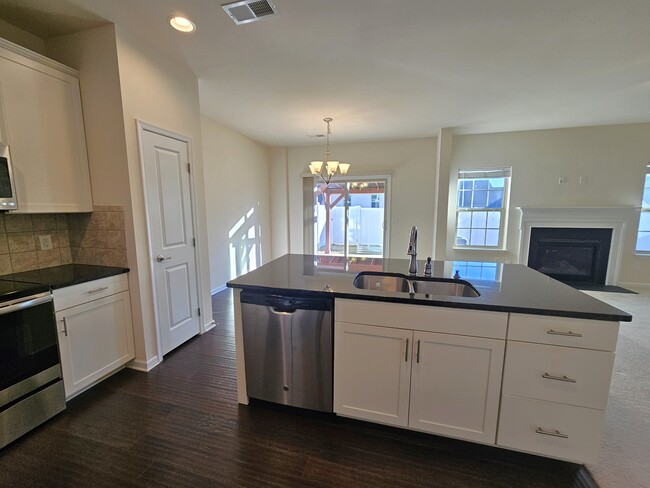 Building Photo - 136 Middleby Way