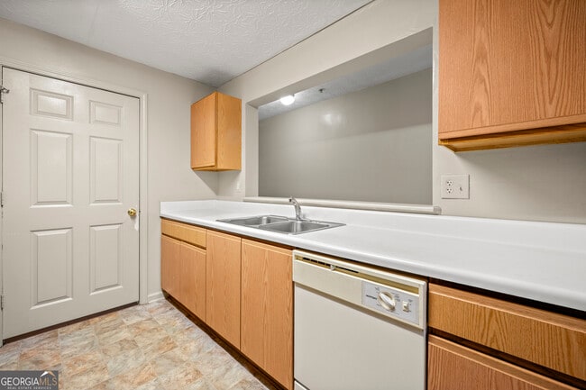 Building Photo - 9202 Fairington Ridge Cir