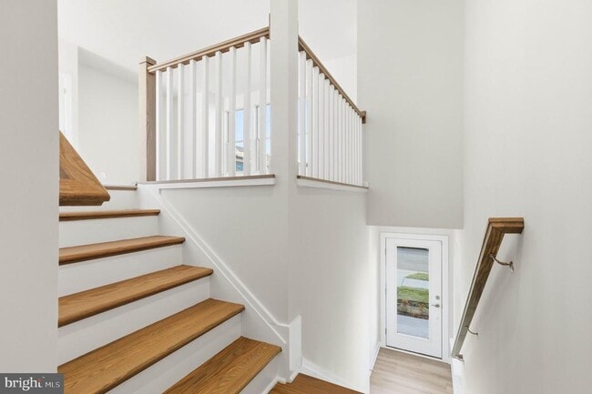 Building Photo - 1011 Venifena Terrace SE