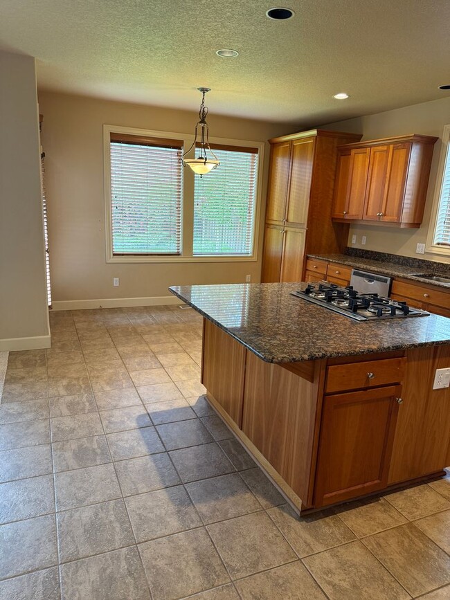 Building Photo - Large Rock Creek Single Family Home