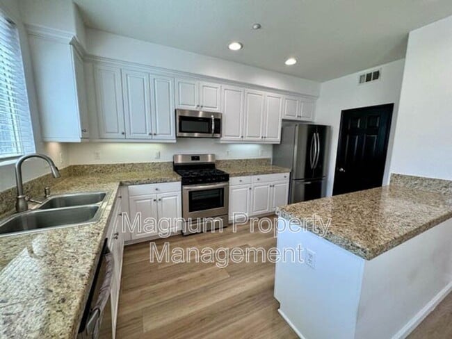 Building Photo - 33620 Willow Haven Ln