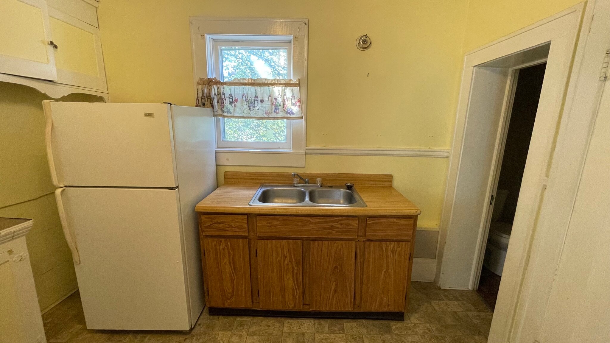 Building Photo - 13 Walnut St