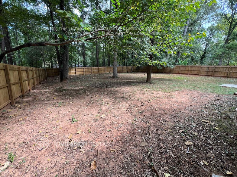 Building Photo - 1234 Woodland Ct SE
