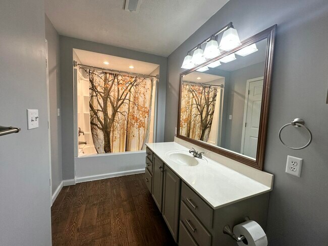 Building Photo - 4600 Wren Wood Dr