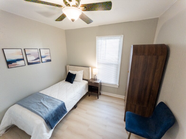 Building Photo - 1010 California Ave