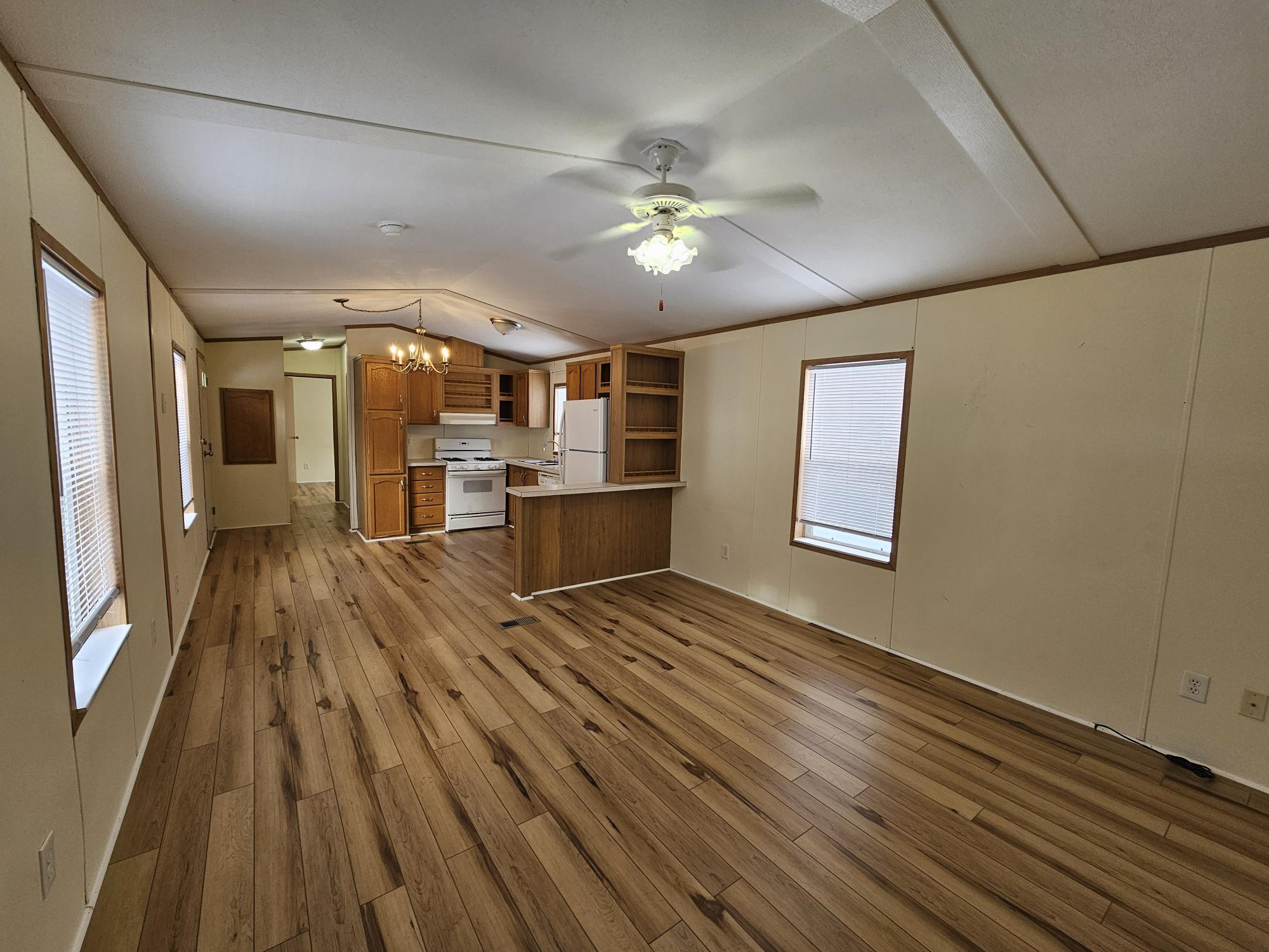 Building Photo - 32 Woodside Ln