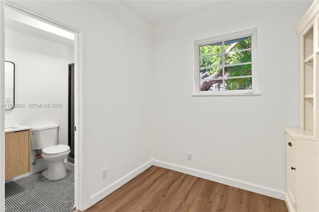 Building Photo - 1009 Meridian Ave