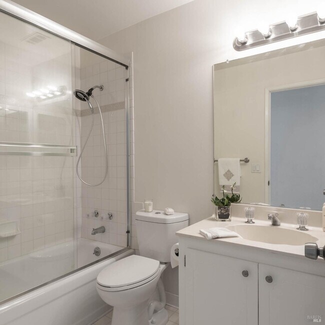 Building Photo - 2454 Dunaway Dr