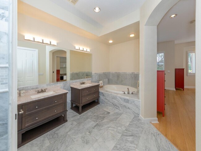 Building Photo - 5531 46th Ct W