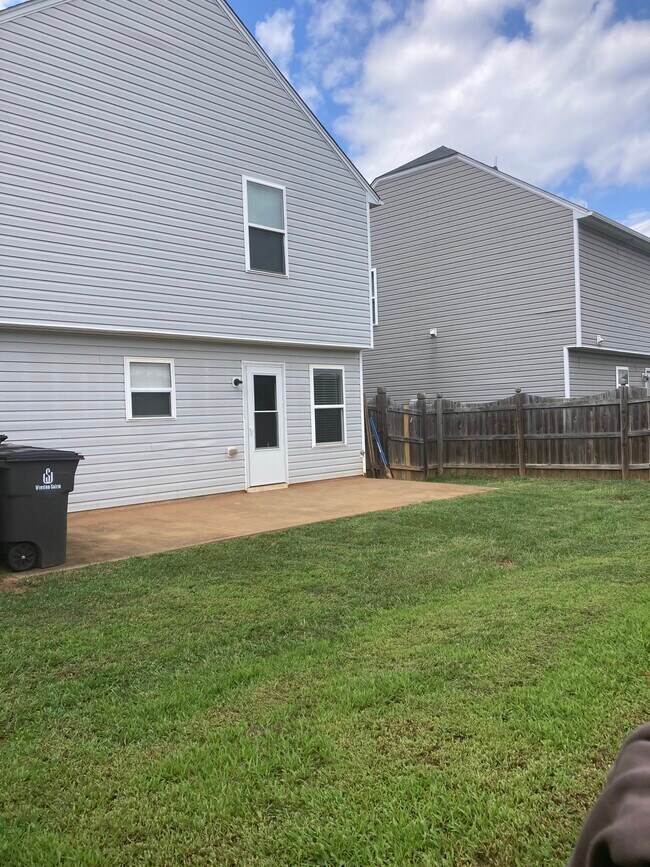 Building Photo - 1358 Dowden St