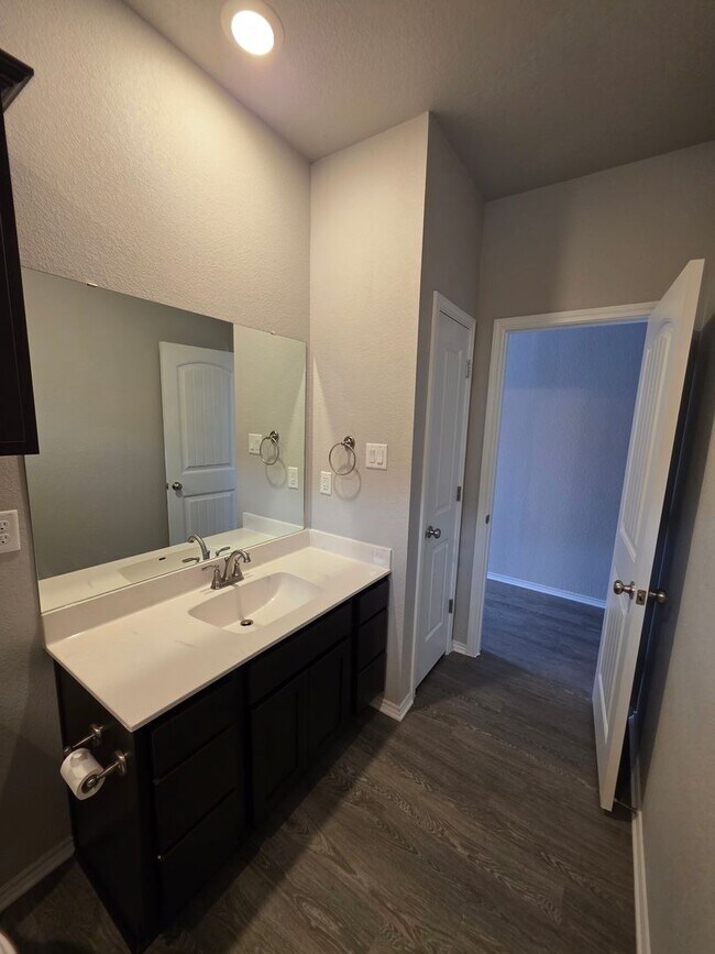 Building Photo - 3 Bedroom / 2 Bathroom Townhome – Copperas Cove - MOVE IN READY