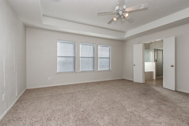 Building Photo - 6103 Menor Crest Dr