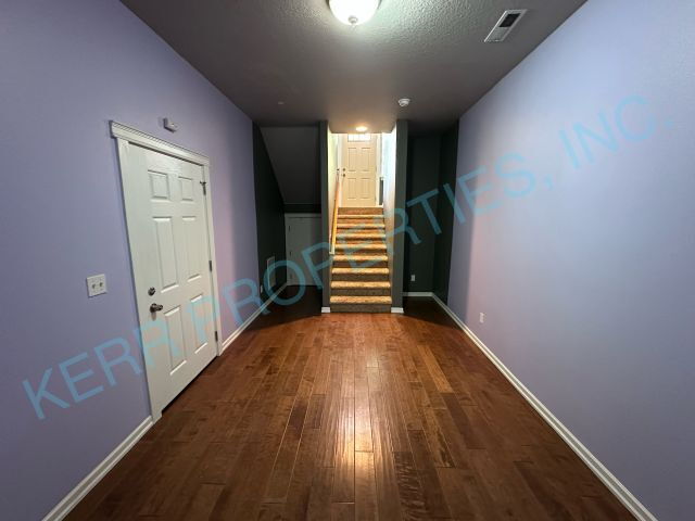 Building Photo - THE FIRST FULL MONTH'S RENT IS FREE! Charming 3-Bedroom Tri-Level Retreat in Estacada with Spacio...