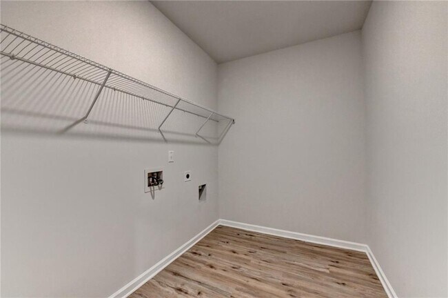 Building Photo - 2017 Yvette Wy