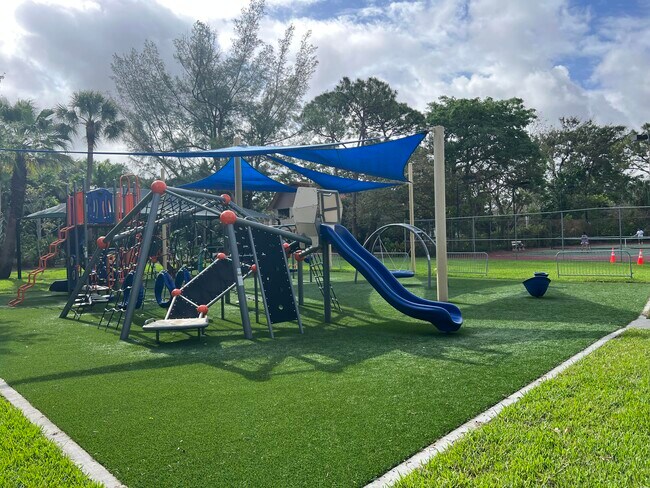 Building Photo - 3100 DC Country Club Boulevard