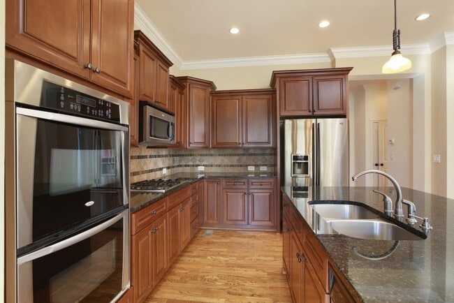 Building Photo - 2010 Heathermere Way