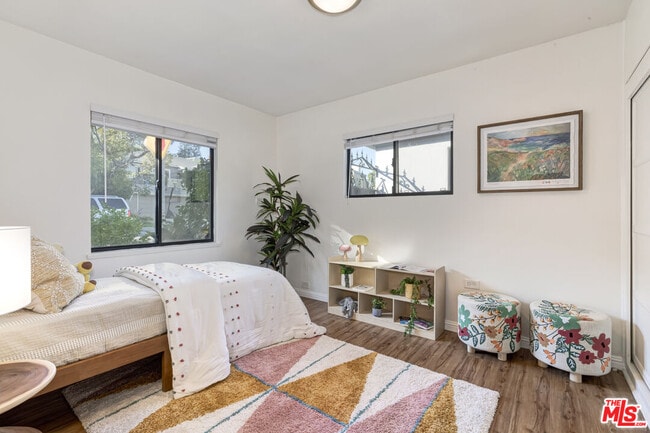 Building Photo - 9125 David Ave