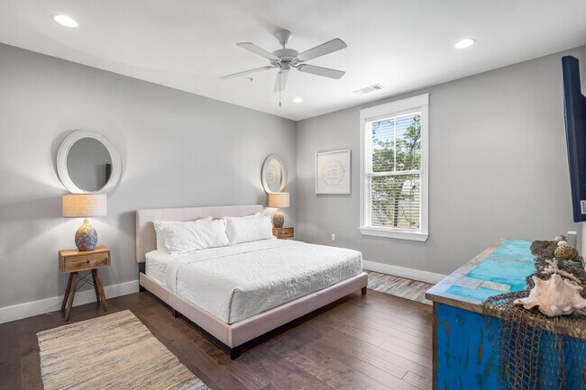 Building Photo - 4923 E County Hwy 30A