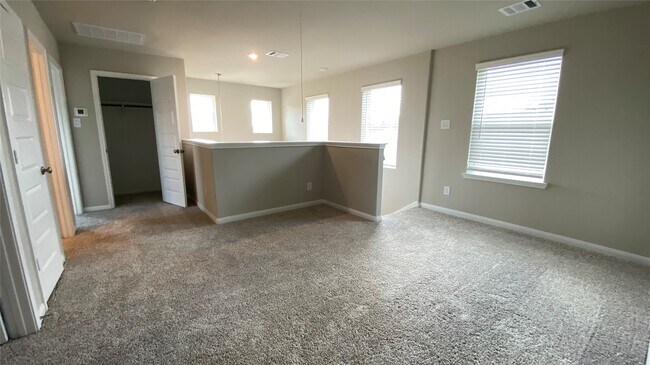 Building Photo - 7059 Silverleaf Oak St