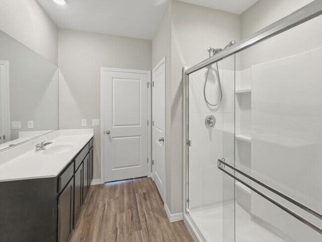 Building Photo - Spacious 4 Bedroom, 3 Bathroom home in Litchfield Park!