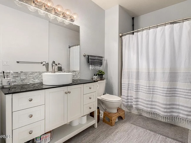 Building Photo - 1825 W Ray Rd