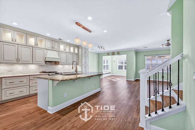 Building Photo - Your Carolina Bay Haven