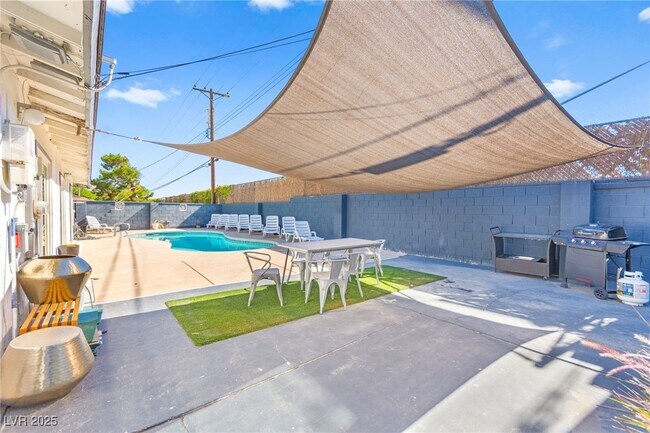 Building Photo - 1531 Commanche Dr