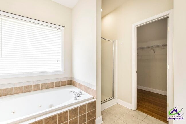 Building Photo - 217 Sedgebrooke Dr